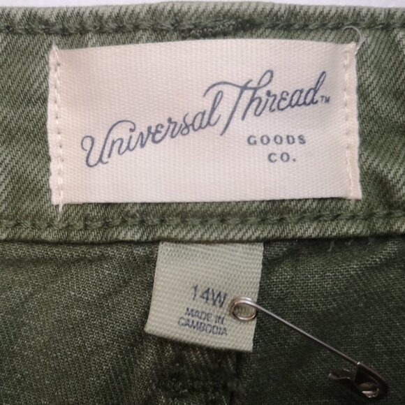 NWT Universal Thread Ladies Size 14W High Rise Midi A-line Green Jean Shorts - Picture 3 of 15